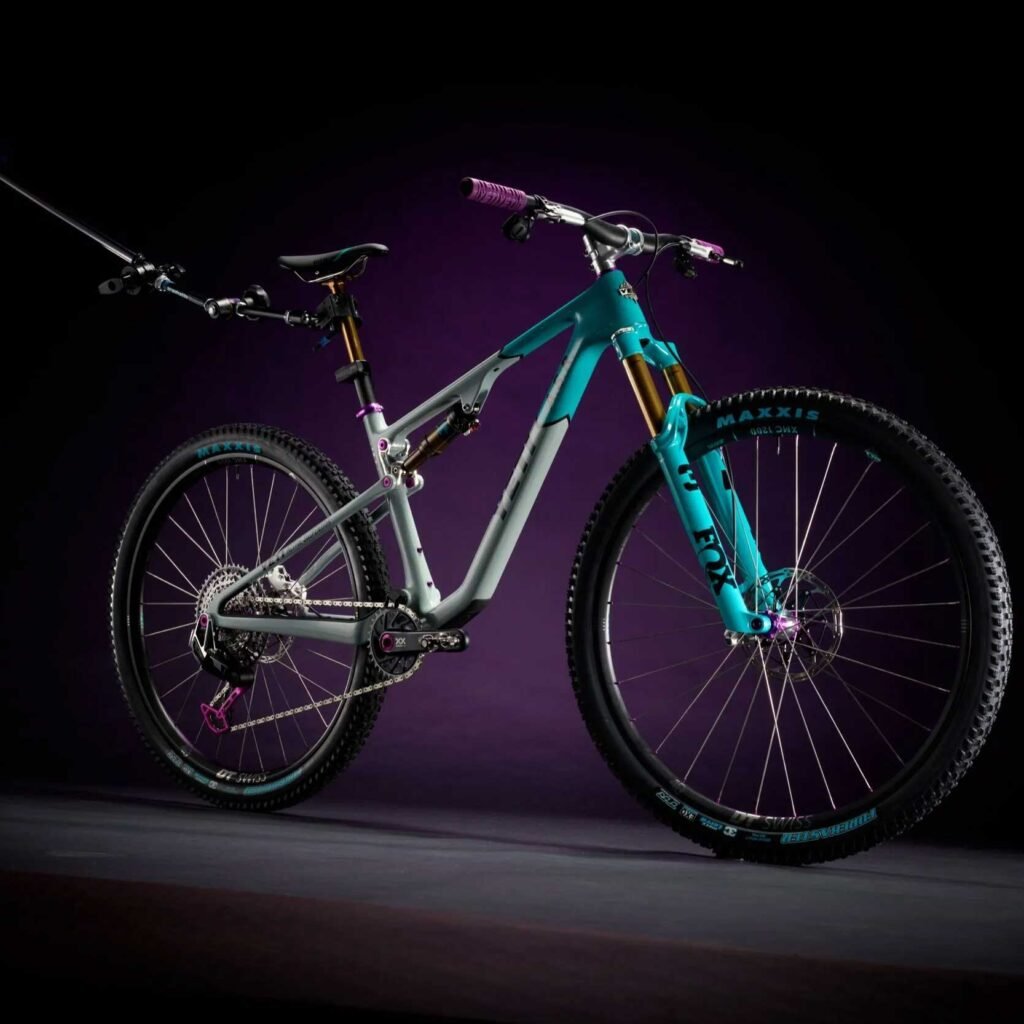 Raw, unedited studio photograph of an e-commerce bicycle before undergoing complex clipping path and high-end retouching services. This file showcases the original camera capture prior to professional background removal, wire masking, and color correction.